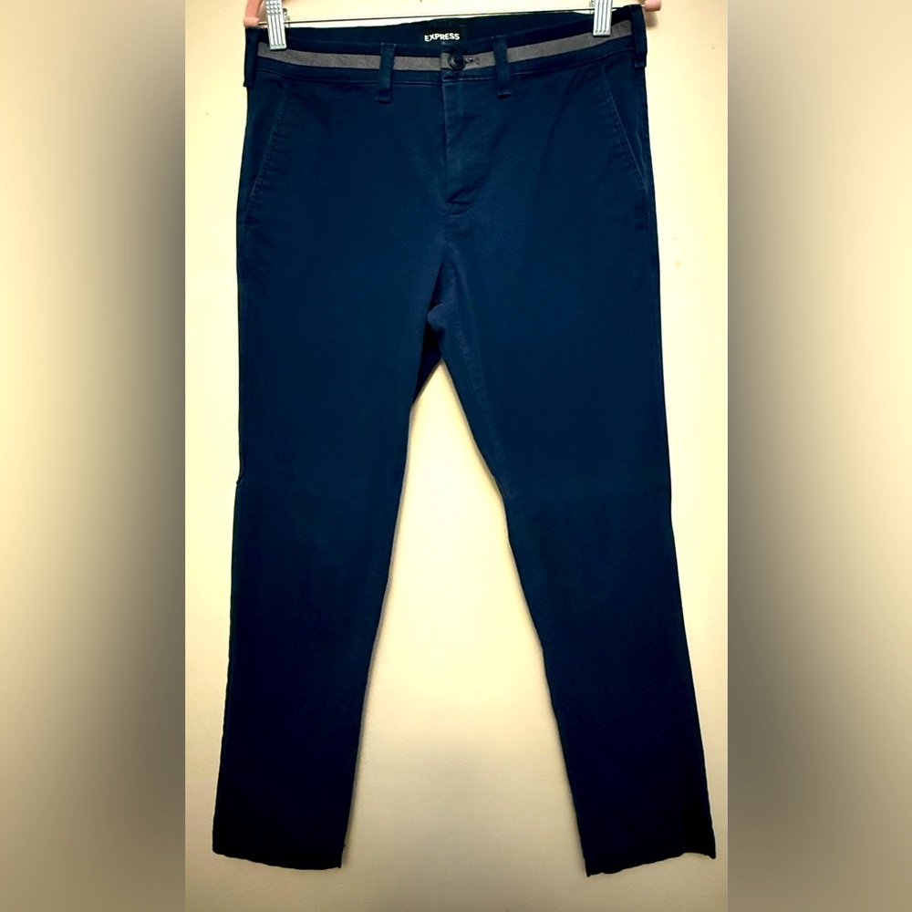 Men’s Express Hyper Stretch Comfort Chino pants. 29x30 Slim  Great condition